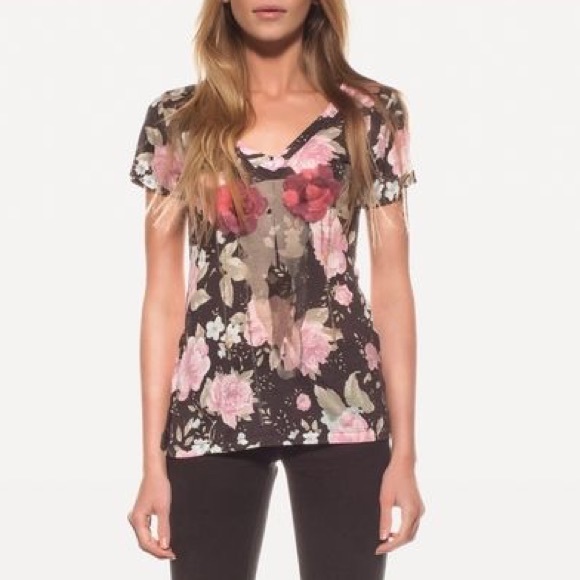 Wildfox Tops - • wildfox desert rose soft classic v-neck •